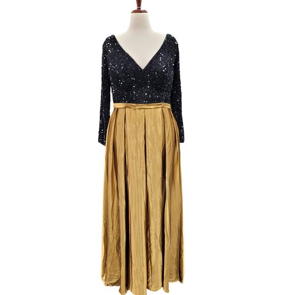 NWT Women's Black Gold Long Sleeve Velvet Sequin Gown Size 20 - Picture 1 of 14
